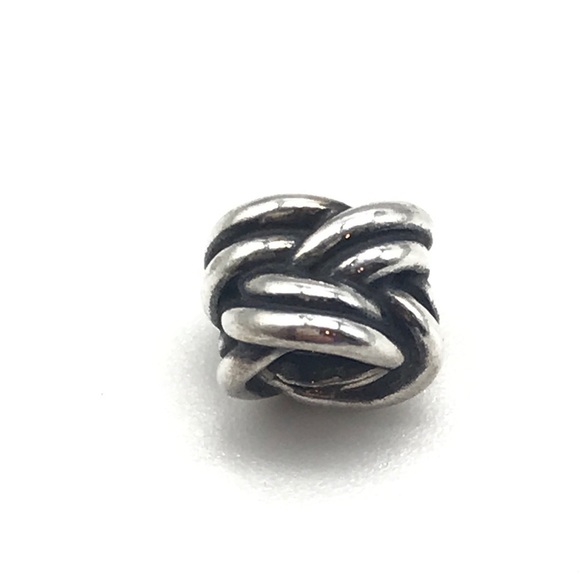 Pandora Twist Knot Charm - Picture 1 of 6